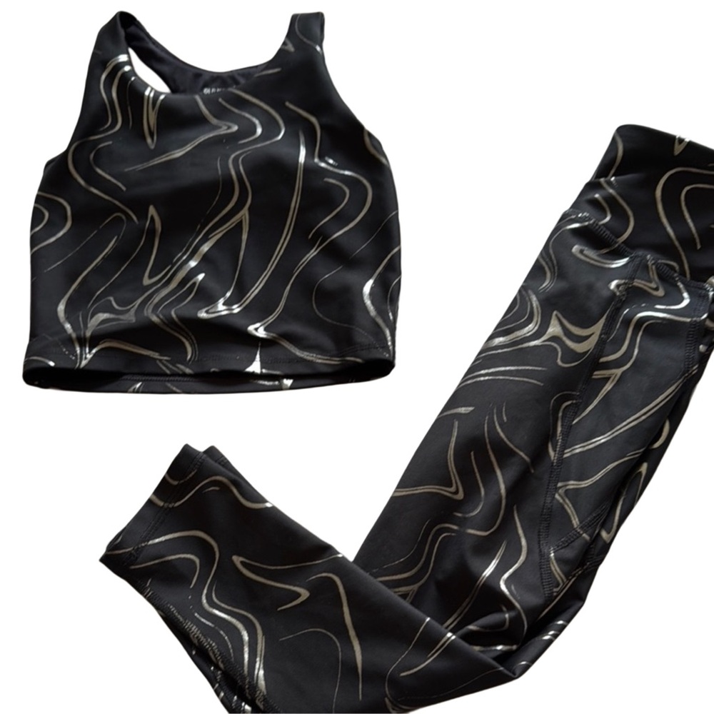 Old Navy Powersoft Black and Silver Swirl Activewear Set 6/7 Leggings Sports Bra